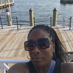 Meet your Posher, Simone